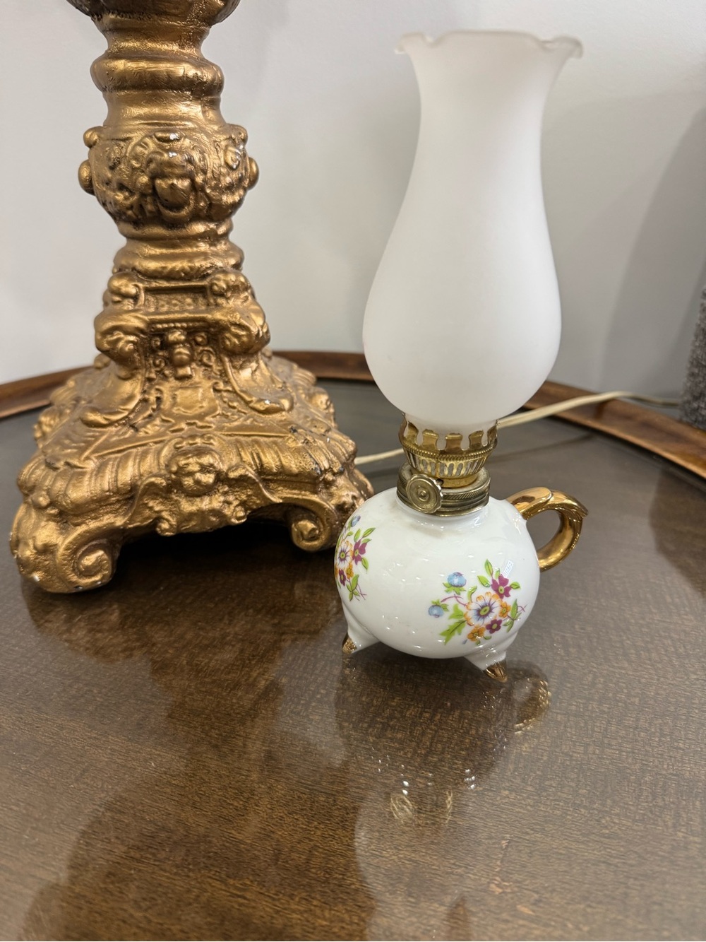 Vintage Porcelain Mini Lamp with Floral Motif - White and Gold
